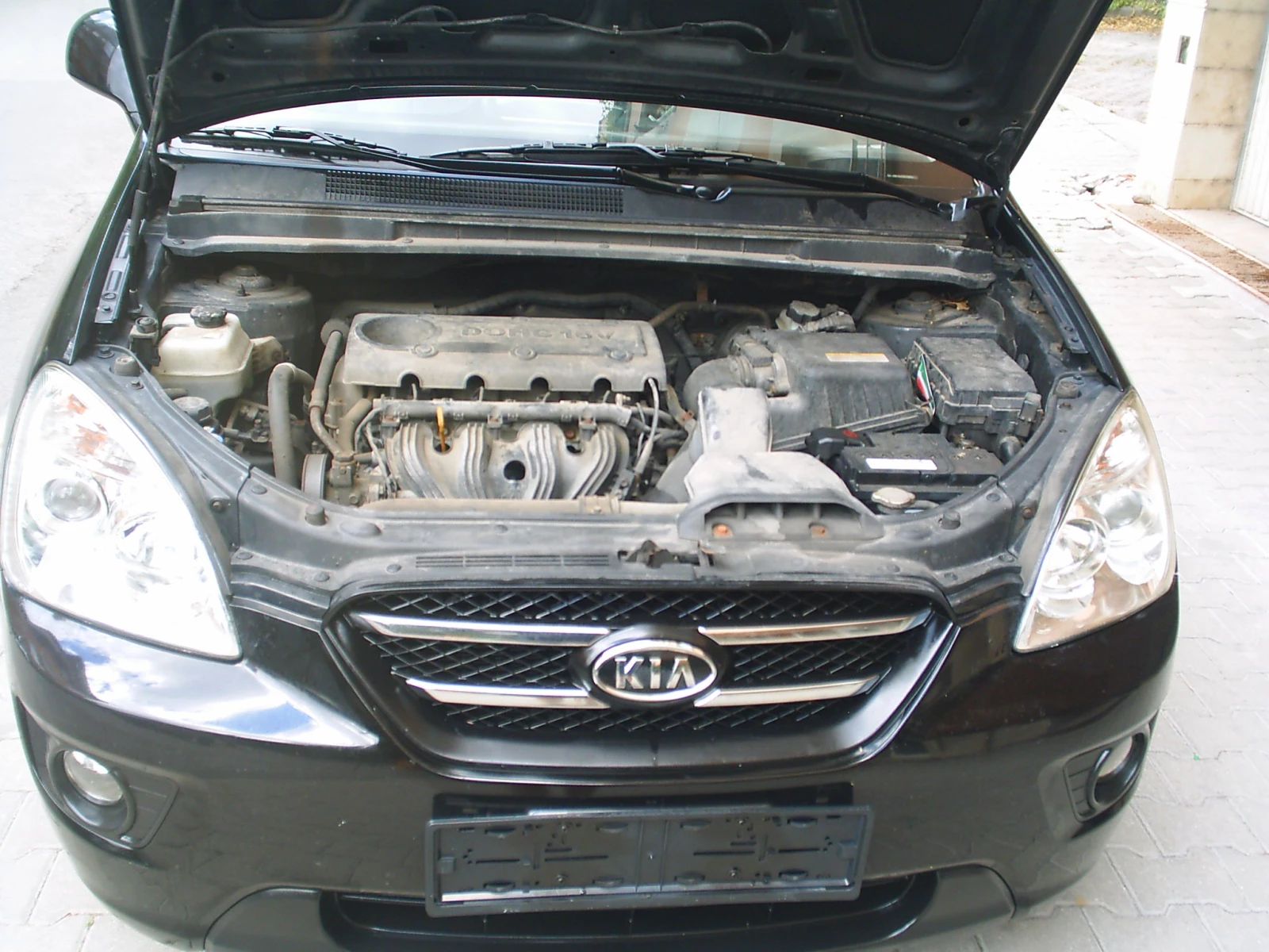 Kia Carens 2.0 i 16V 144k.c. , снимка 16 - Автомобили и джипове - 56182513
