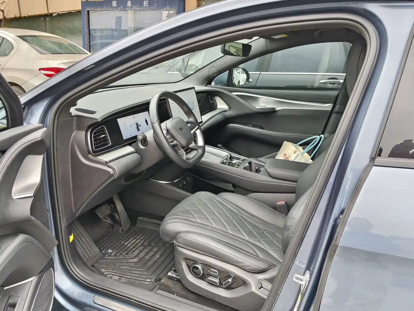 BYD Sealion 7 LONG RANGE | ПАНОРАМА | 360 КАМЕРА | , снимка 10 - Автомобили и джипове - 56515446