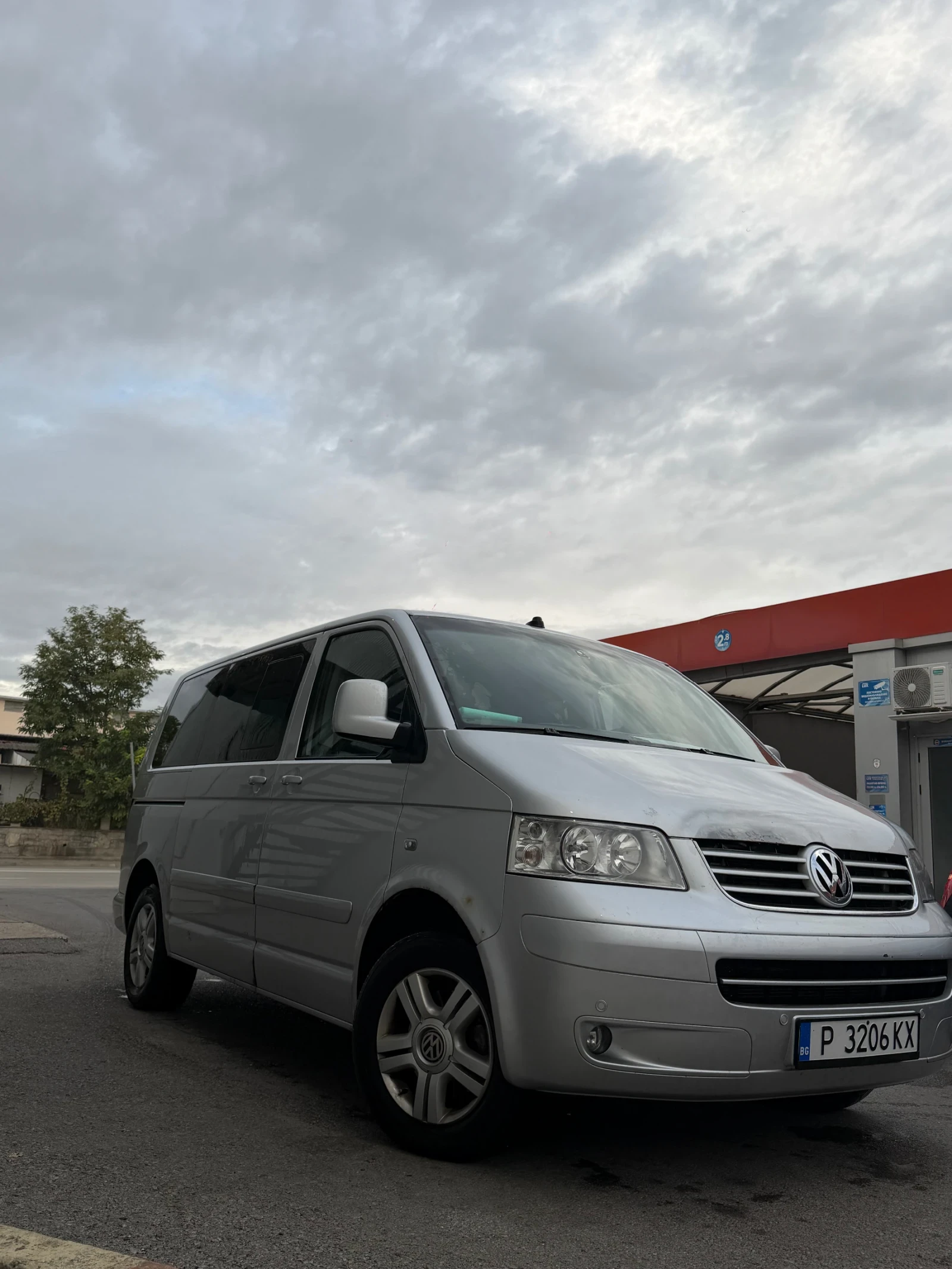 VW Multivan 2.5 TDI 174 к.с., снимка 3 - Автомобили и джипове - 56569540