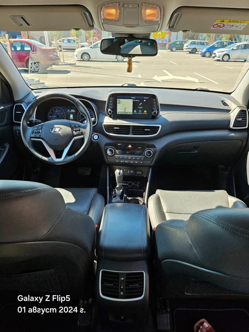 Hyundai Tucson 1.6 TGDi LED, снимка 8 - Автомобили и джипове - 47174084