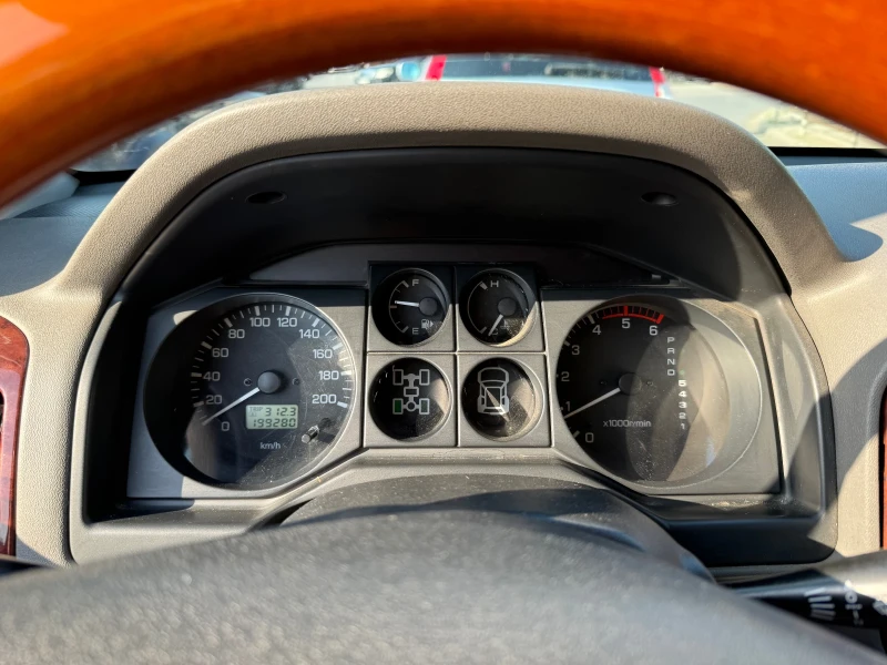 Mitsubishi Pajero 3.2 DID, снимка 10 - Автомобили и джипове - 51611378