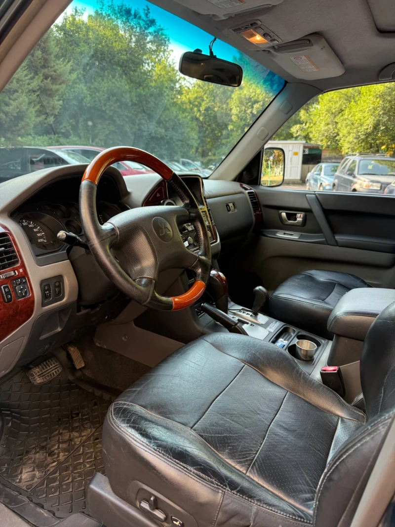 Mitsubishi Pajero 3.2 DID, снимка 5 - Автомобили и джипове - 51611378
