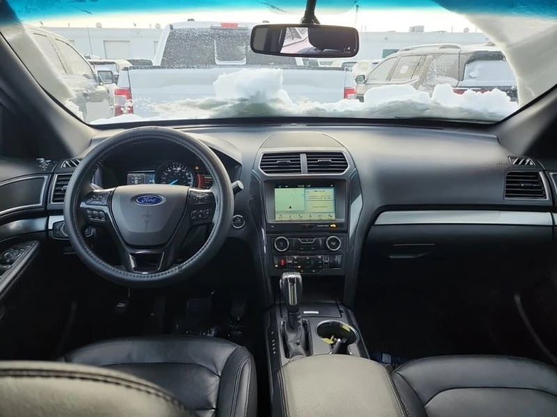 Ford Explorer * XLT * CARFAX * БЕЗ ПЪРВОНАЧАЛНА ВНОСКА, снимка 11 - Автомобили и джипове - 52972820