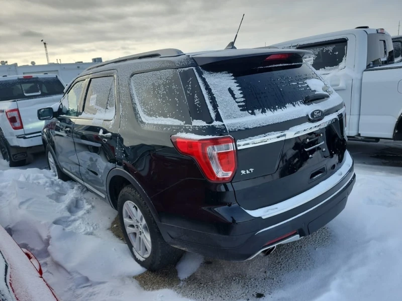 Ford Explorer * XLT * CARFAX * БЕЗ ПЪРВОНАЧАЛНА ВНОСКА, снимка 4 - Автомобили и джипове - 52972820