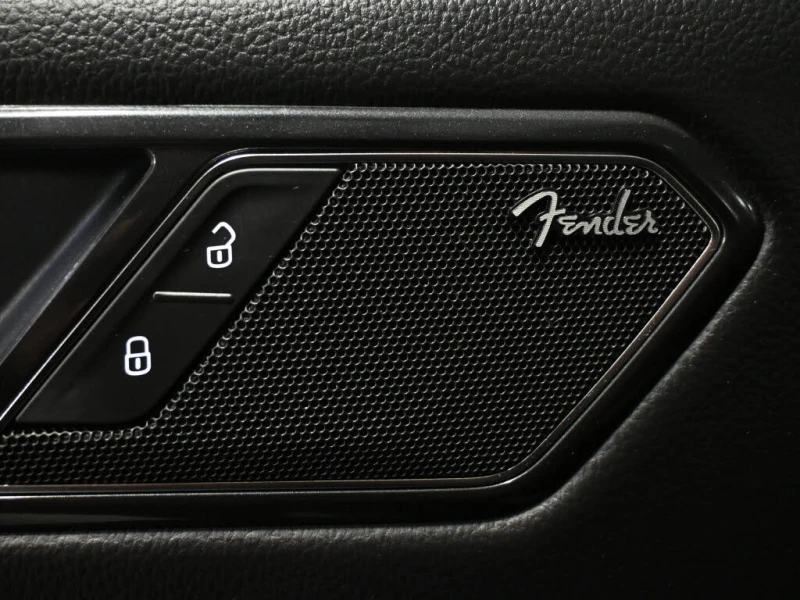 VW Tiguan Highline* R-Line* CARFAX* АвтоКредит* (ЦЕНА ДО БГ), снимка 9 - Автомобили и джипове - 53260077