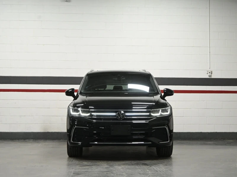 VW Tiguan Highline* R-Line* CARFAX* АвтоКредит* (ЦЕНА ДО БГ), снимка 3 - Автомобили и джипове - 53260077