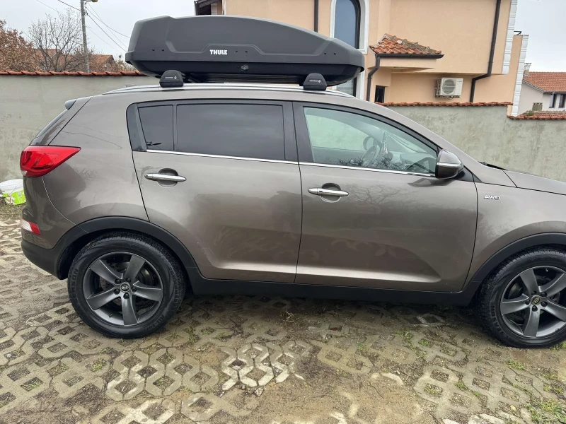 Kia Sportage, снимка 4 - Автомобили и джипове - 53406646