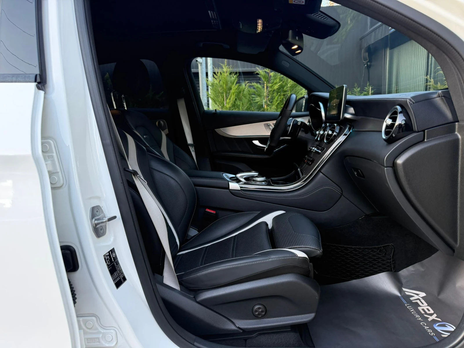 Mercedes-Benz GLC 63 AMG 4 MATIC+ /63S/CERAMIC, снимка 15 - Автомобили и джипове - 54132768