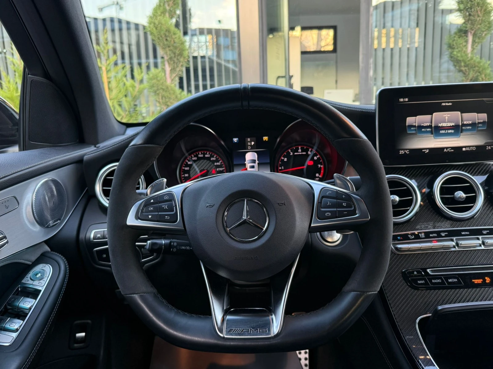 Mercedes-Benz GLC 63 AMG 4 MATIC+ /63S/CERAMIC, снимка 8 - Автомобили и джипове - 54132768