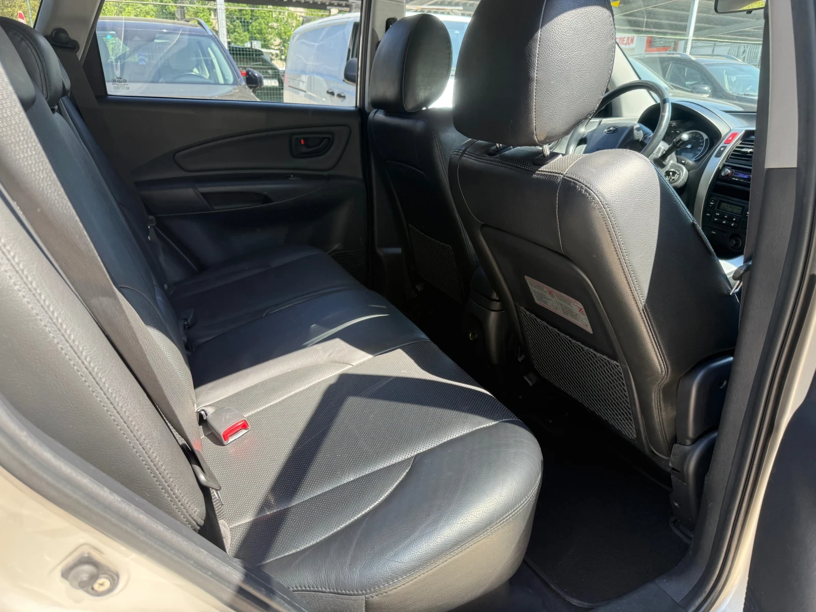 Hyundai Tucson 2.0CRDI - 140к.с. - 4Х4, снимка 14 - Автомобили и джипове - 54422731