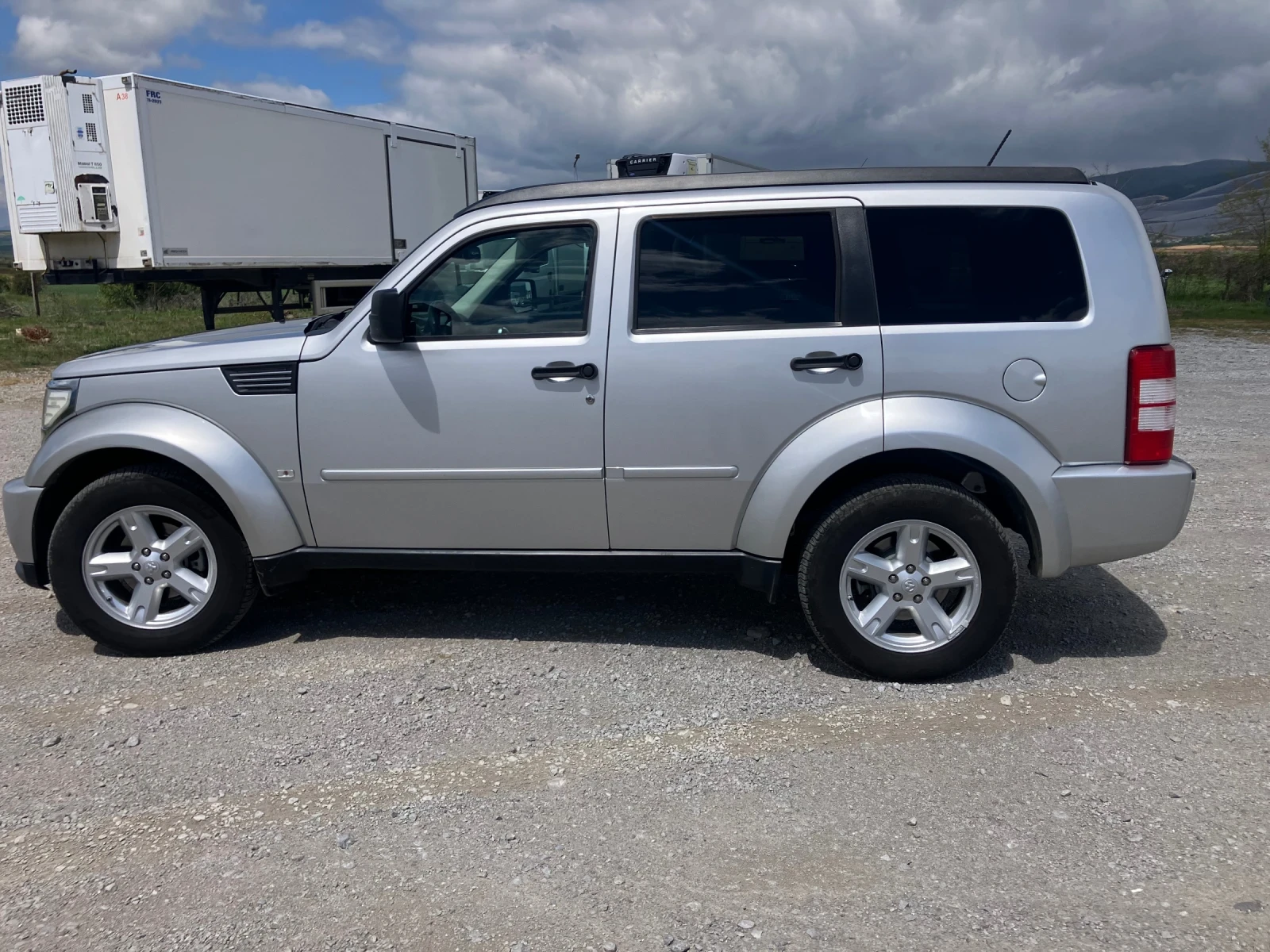 Dodge Nitro 2.8 crd Avtomat , снимка 4 - Автомобили и джипове - 54481643