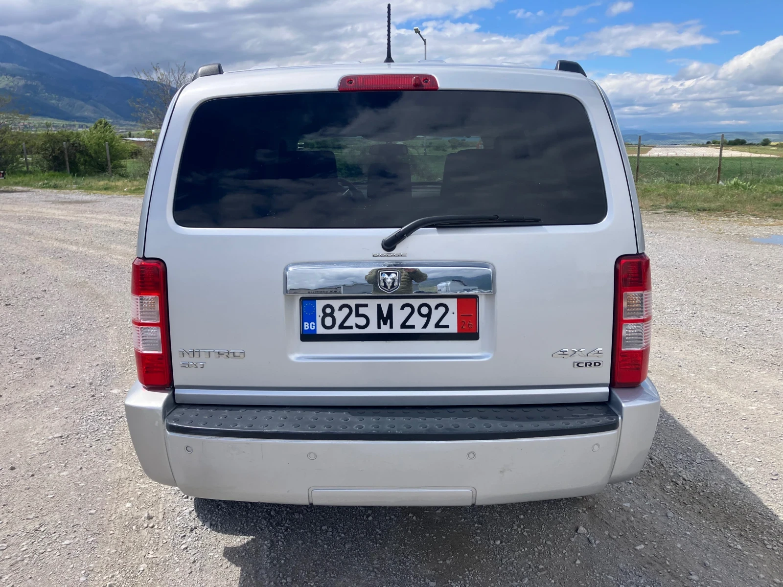 Dodge Nitro 2.8 crd Avtomat , снимка 7 - Автомобили и джипове - 54481643