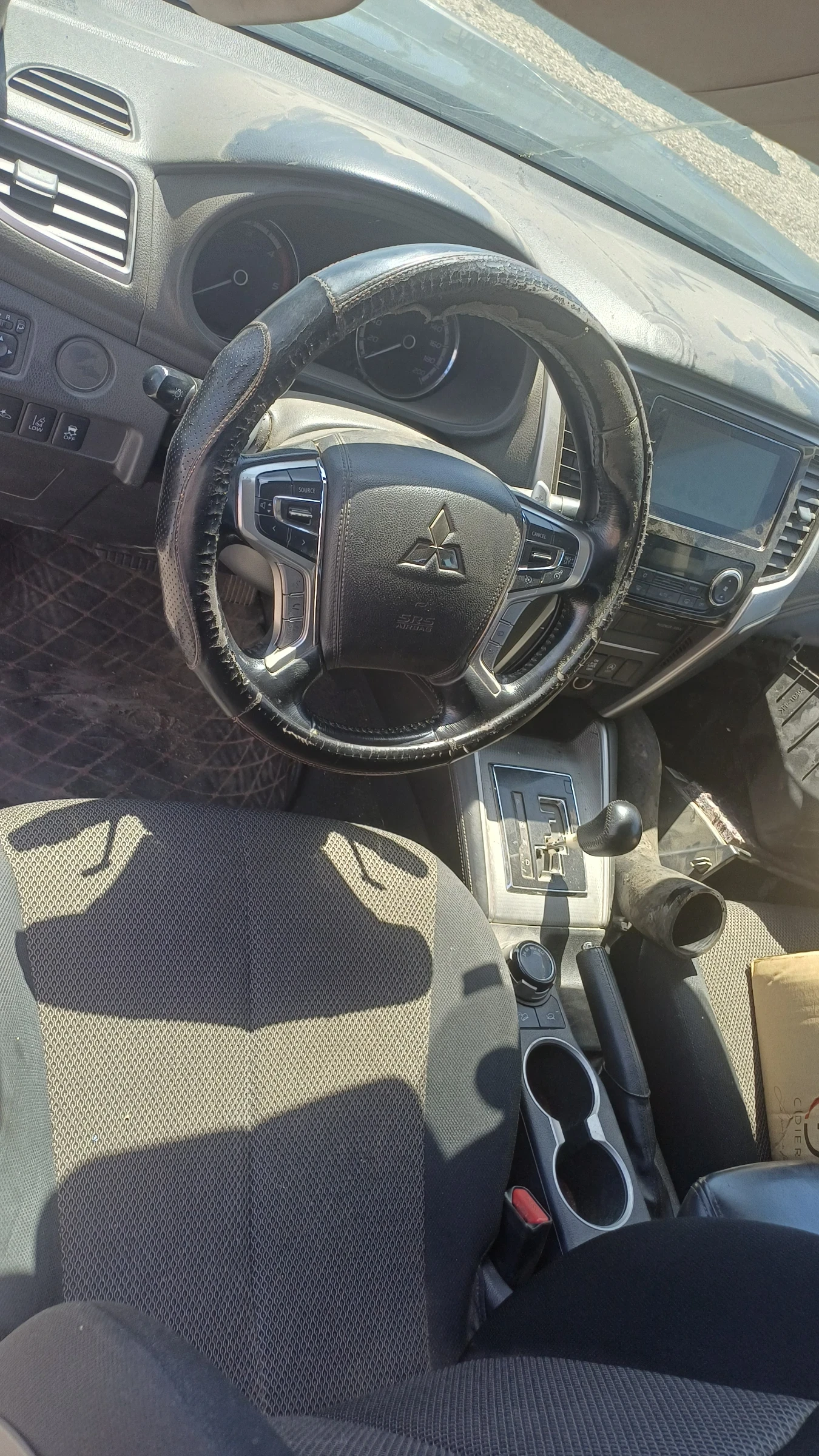Mitsubishi L200 2.3 Automatic, снимка 11 - Автомобили и джипове - 55088156