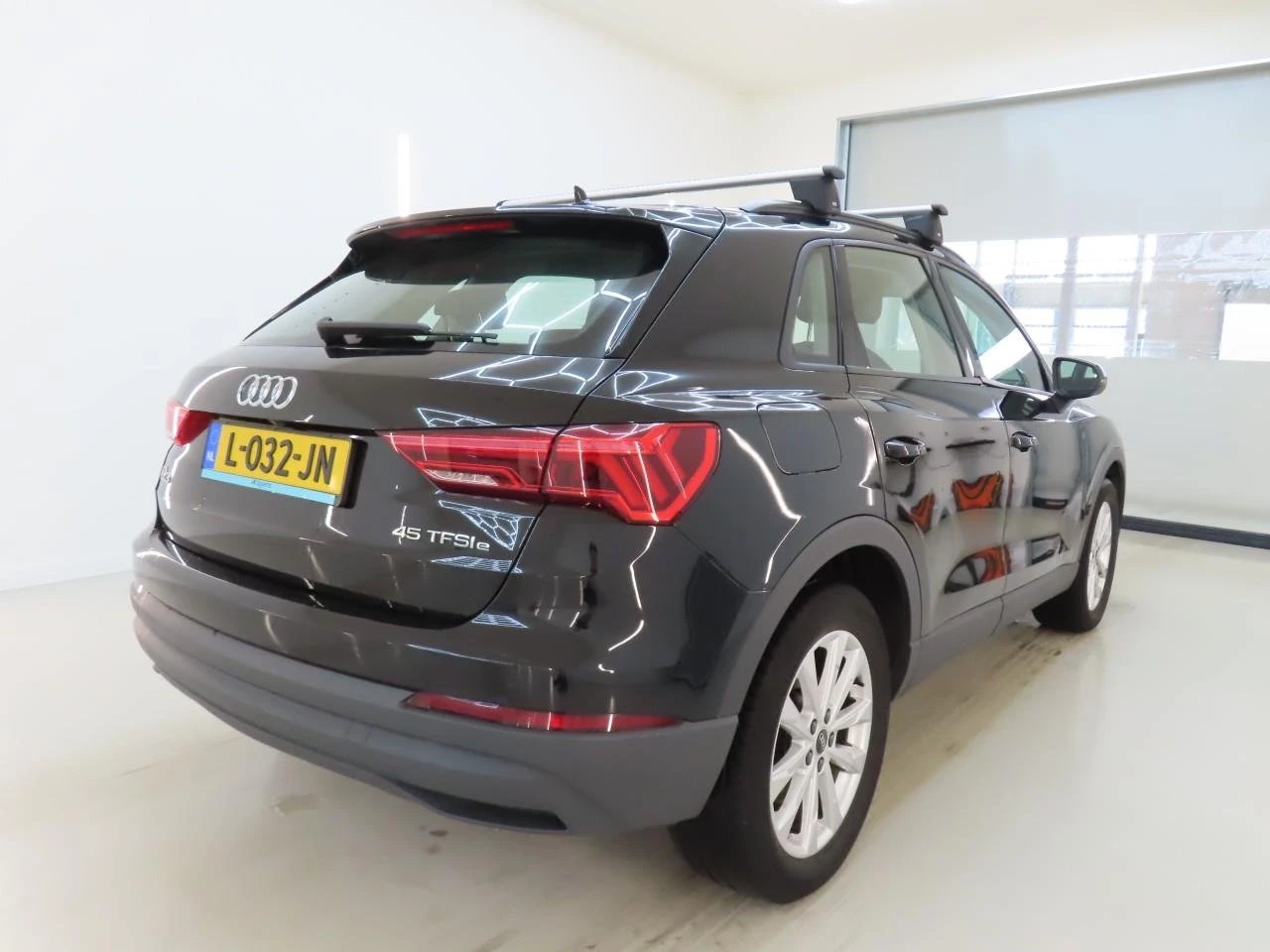Audi Q3 45 TFSIe, снимка 3 - Автомобили и джипове - 55322802