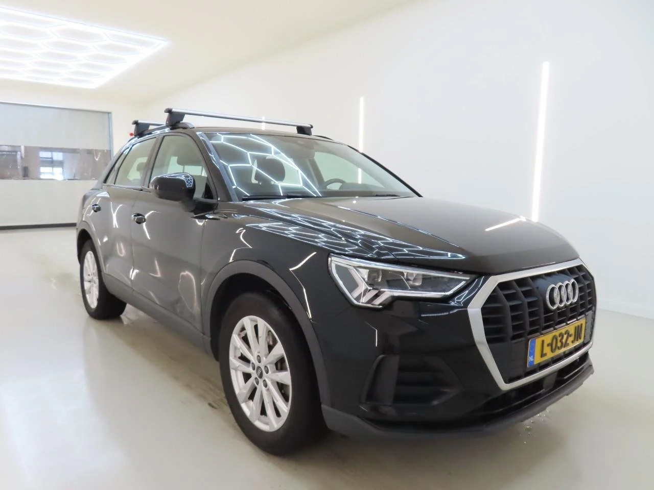 Audi Q3 45 TFSIe, снимка 2 - Автомобили и джипове - 55322802