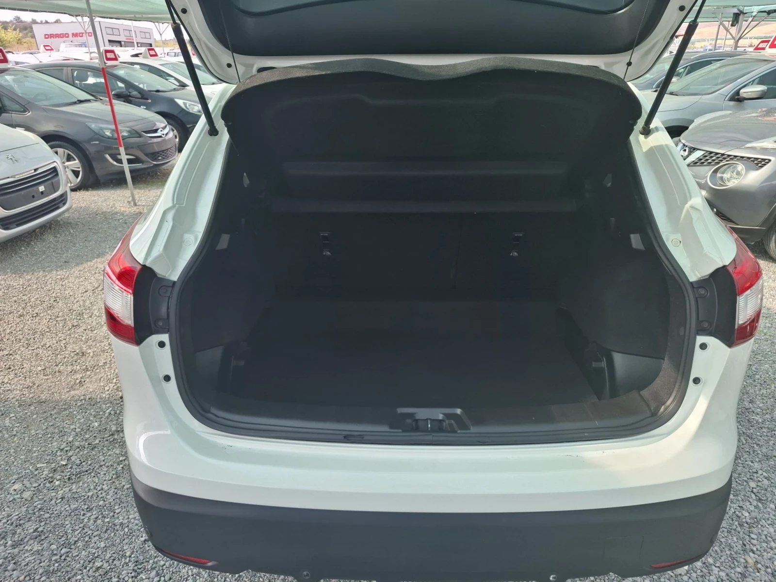 Nissan Qashqai 1, 6DCI-131к.с-4х4, снимка 13 - Автомобили и джипове - 55890156