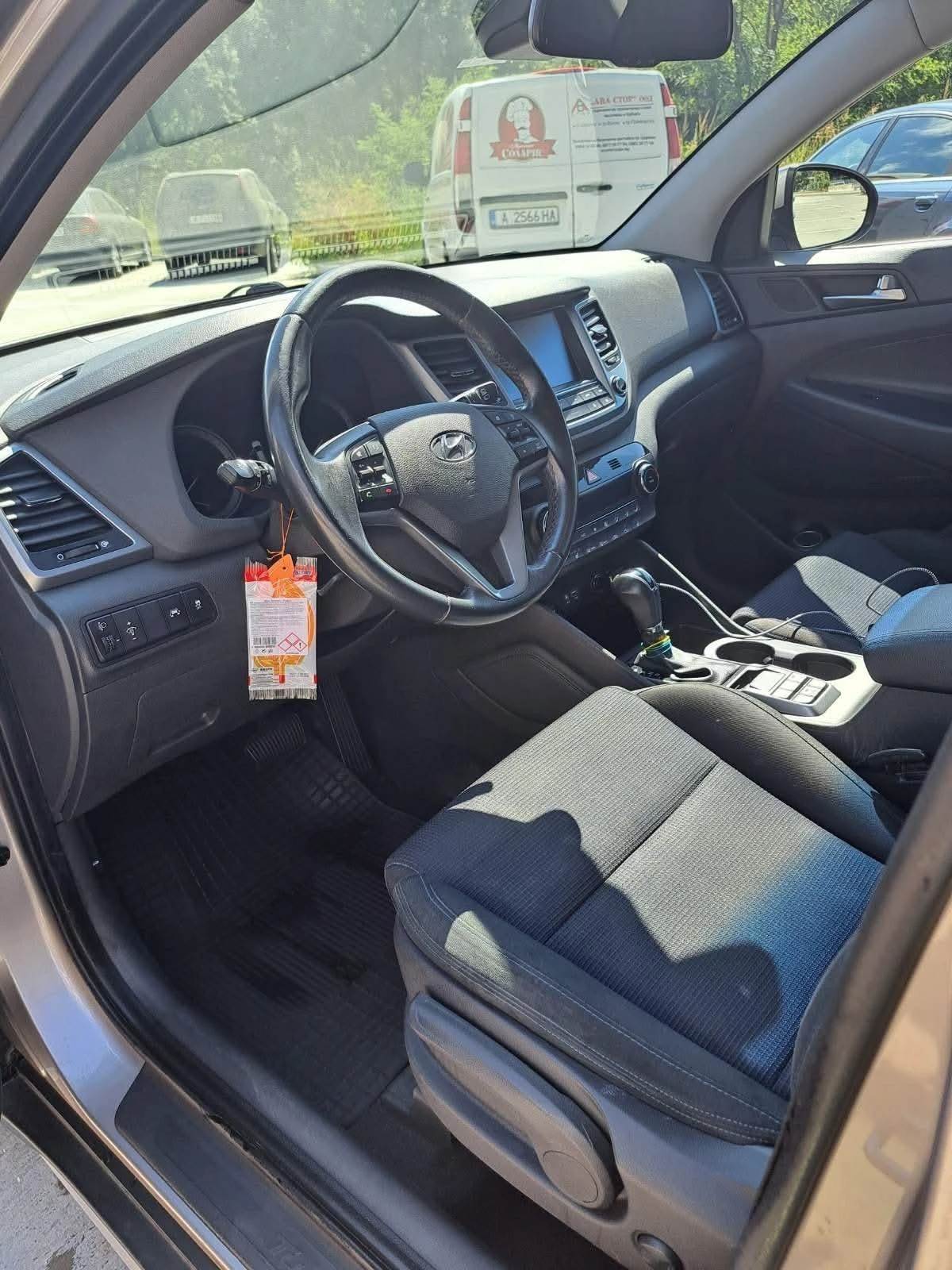Hyundai Tucson, снимка 5 - Автомобили и джипове - 56002558