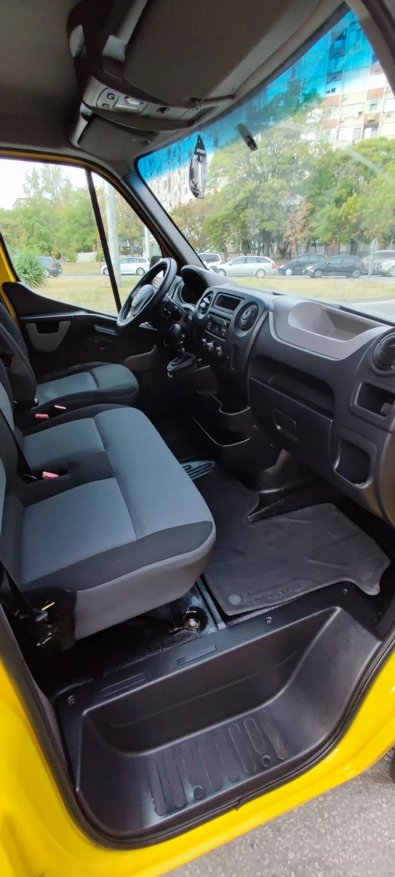 Renault Master, снимка 13 - Бусове и автобуси - 52831876