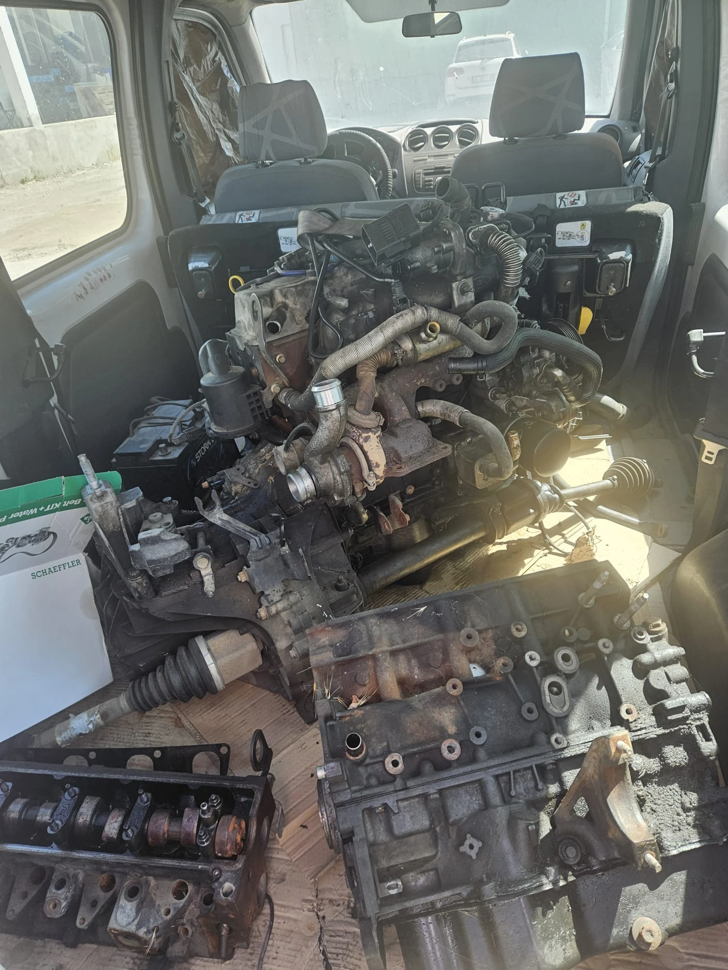 Ford Tourneo Conect - изображение 3