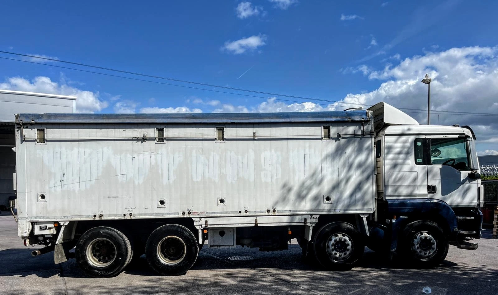 Man Tgs 8x4 самосвал-зърновоз - изображение 4