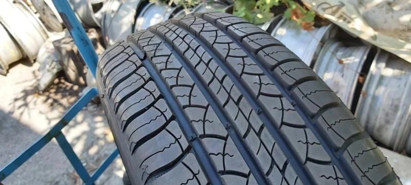 Гуми Летни 205/65R15, снимка 2 - Гуми и джанти - 33988535