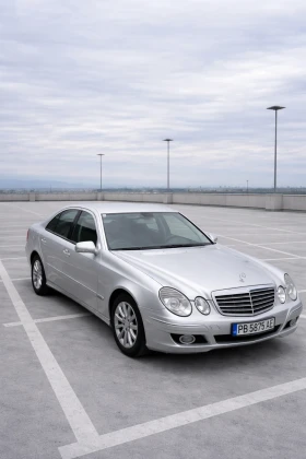 Mercedes-Benz E 200, снимка 1