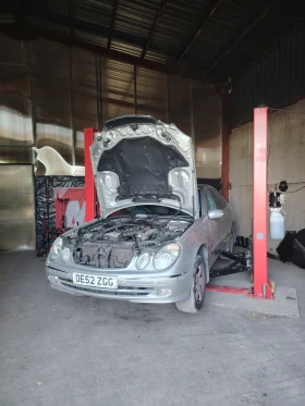 Mercedes-Benz E 320, снимка 1