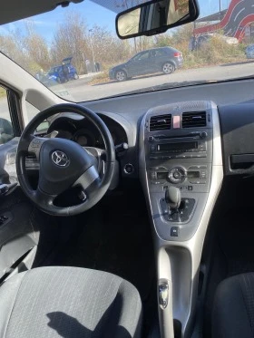 Toyota Auris 1.6 автомат, снимка 9