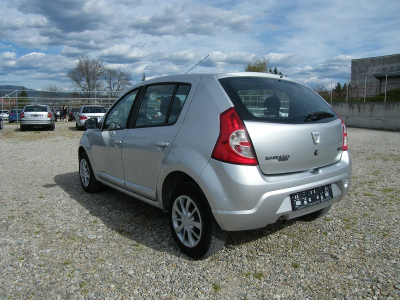 Dacia Sandero 1.4i GAZ инжекцион, снимка 5 - Автомобили и джипове - 45146404