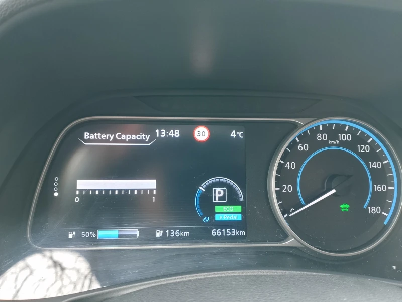 Nissan Leaf  40KW Propilot, Navi, LED, 360view, N CONECTA, снимка 12 - Автомобили и джипове - 48807462