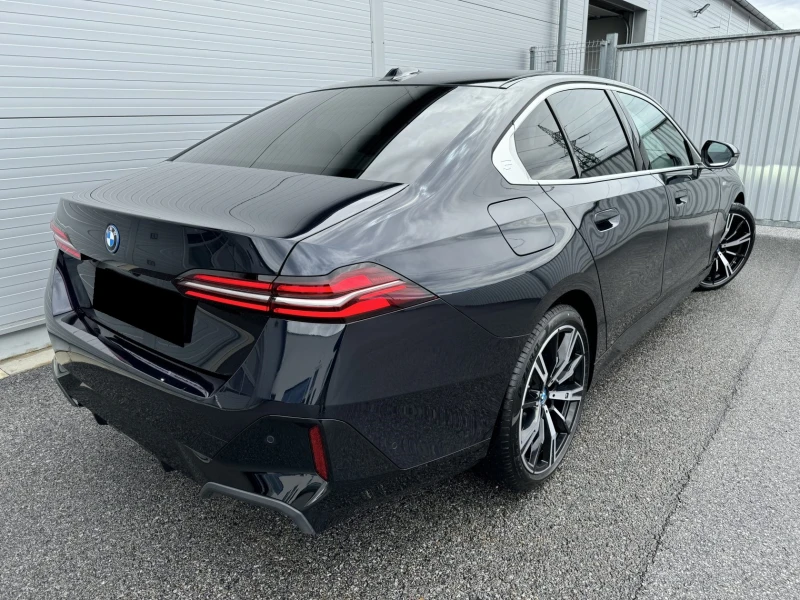 BMW 550 e Plug-in Hybrid xDrive M Sport, снимка 5 - Автомобили и джипове - 49014367