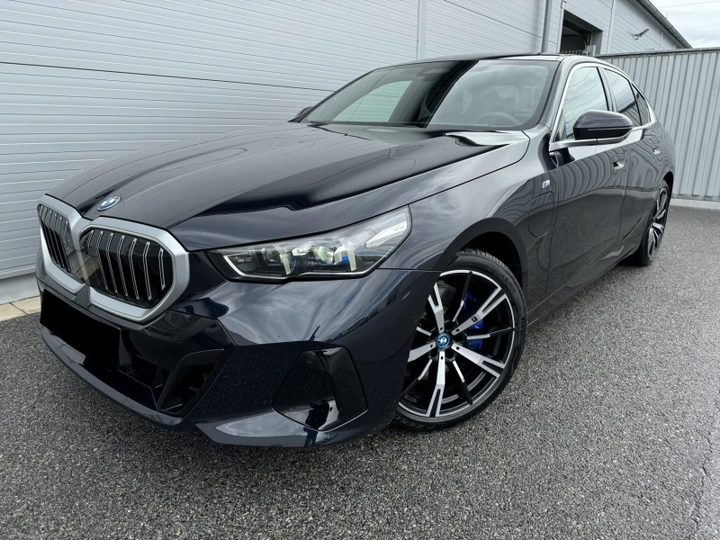 BMW 550 e Plug-in Hybrid xDrive M Sport, снимка 1 - Автомобили и джипове - 49014367