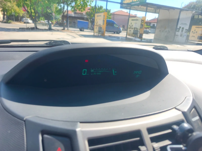 Toyota Yaris 1.33, снимка 7 - Автомобили и джипове - 51758429