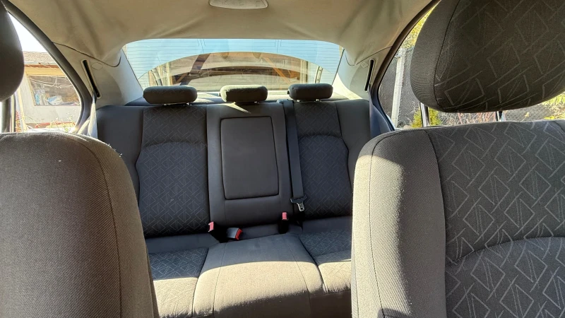 Mercedes-Benz C 220, снимка 4 - Автомобили и джипове - 52264724