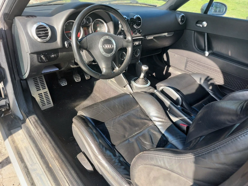 Audi Tt 1.8 TURBO, снимка 12 - Автомобили и джипове - 52664887