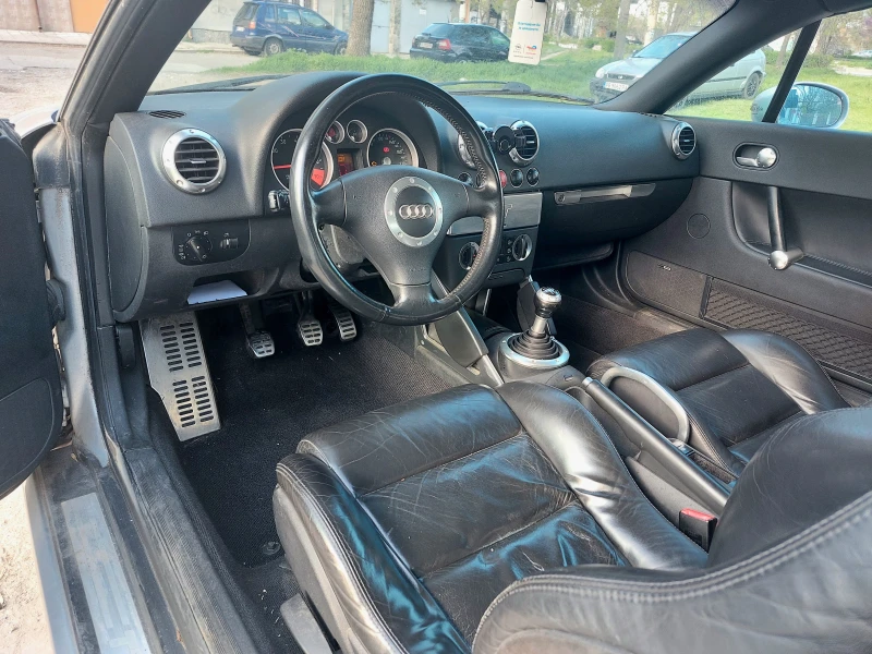 Audi Tt 1.8 TURBO, снимка 17 - Автомобили и джипове - 52664887