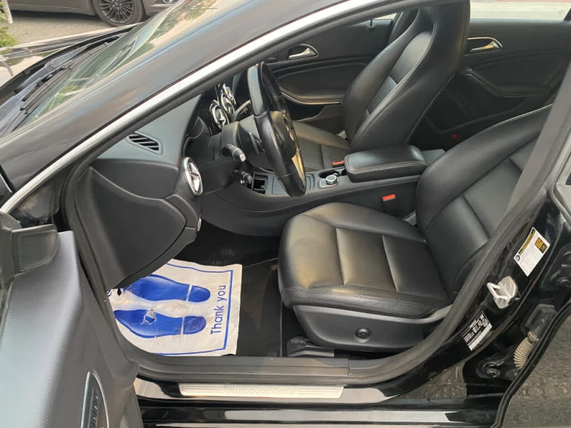 Mercedes-Benz CLA 250 * AMG Line * HeadUp * * AвтоКредит* (ЦЕНА ДО БГ), снимка 4 - Автомобили и джипове - 53126154