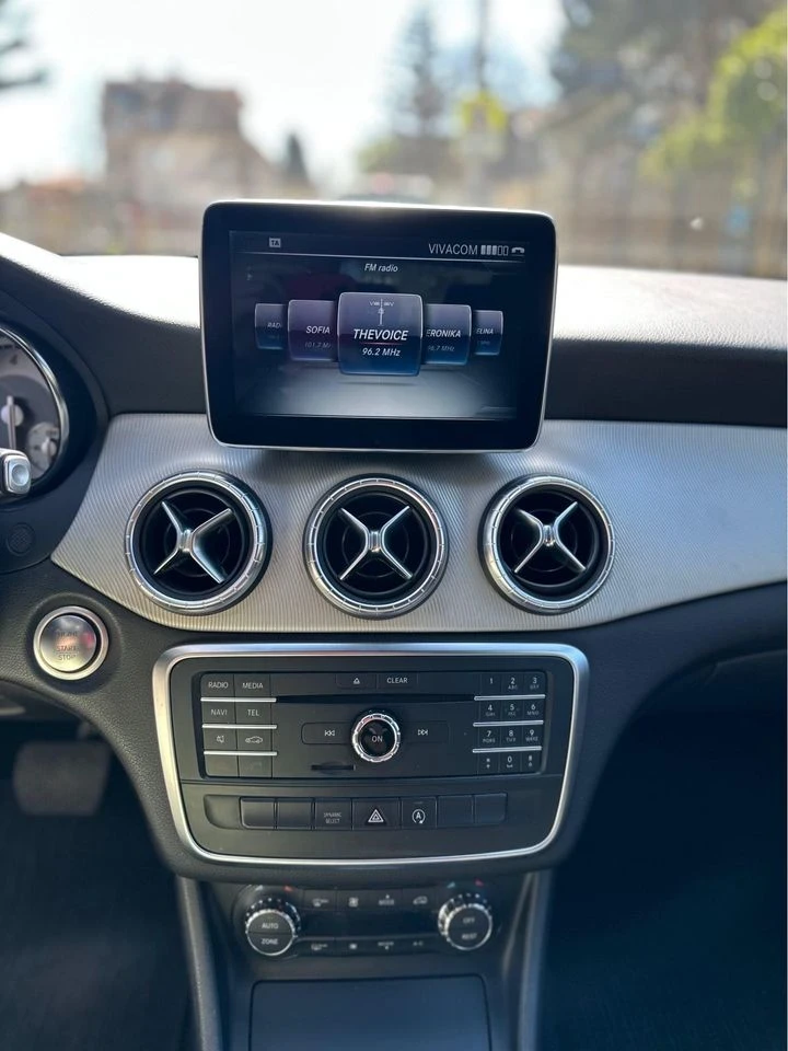 Mercedes-Benz CLA 220, снимка 3 - Автомобили и джипове - 53330673