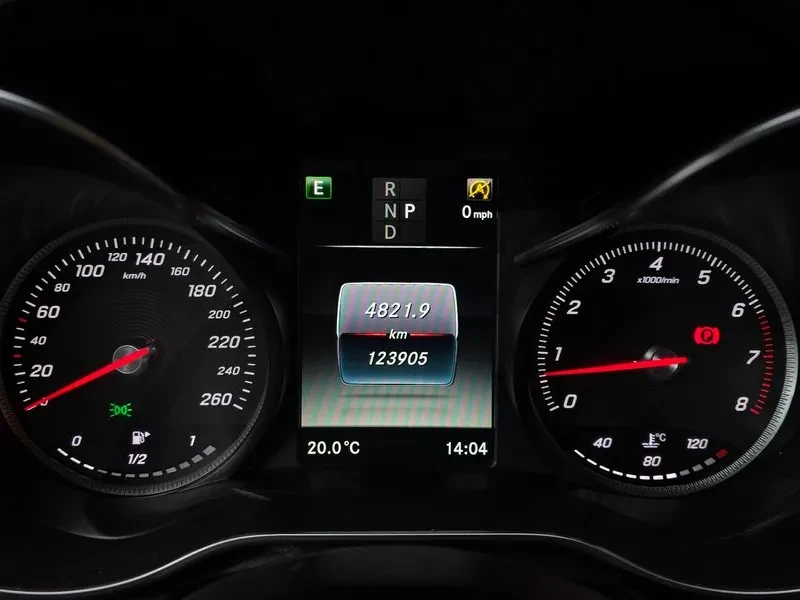Mercedes-Benz C 180, снимка 8 - Автомобили и джипове - 54968713