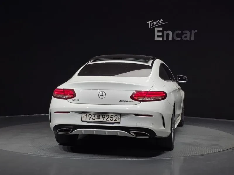Mercedes-Benz C 180, снимка 4 - Автомобили и джипове - 54968713