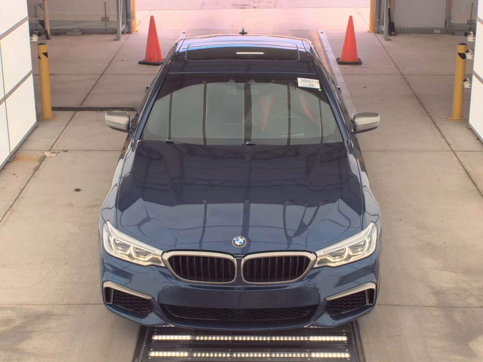 BMW 550 M* PERFORMANCE* ХЕДЪП* ПОДГРЕВ* КАМЕРА* КЕЙЛЕС - изображение 5