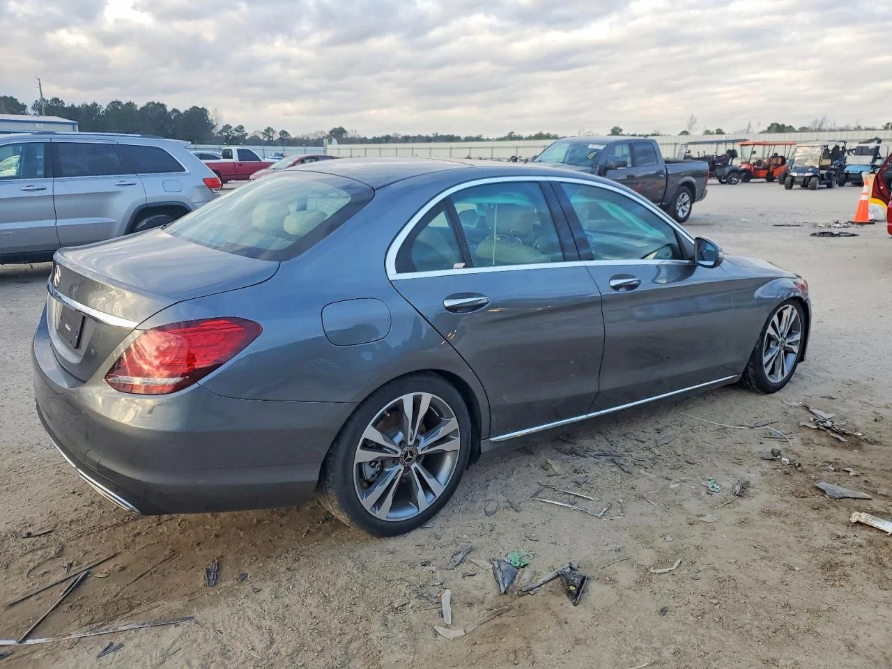 Mercedes-Benz C 300 ДИГИТАЛНО ТАБЛО / 43 000 КМ /  - изображение 3