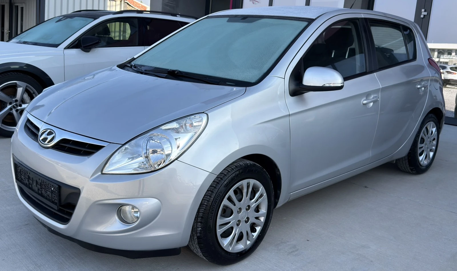 Hyundai I20 1.4i EURO5 A, снимка 2 - Автомобили и джипове - 53753979