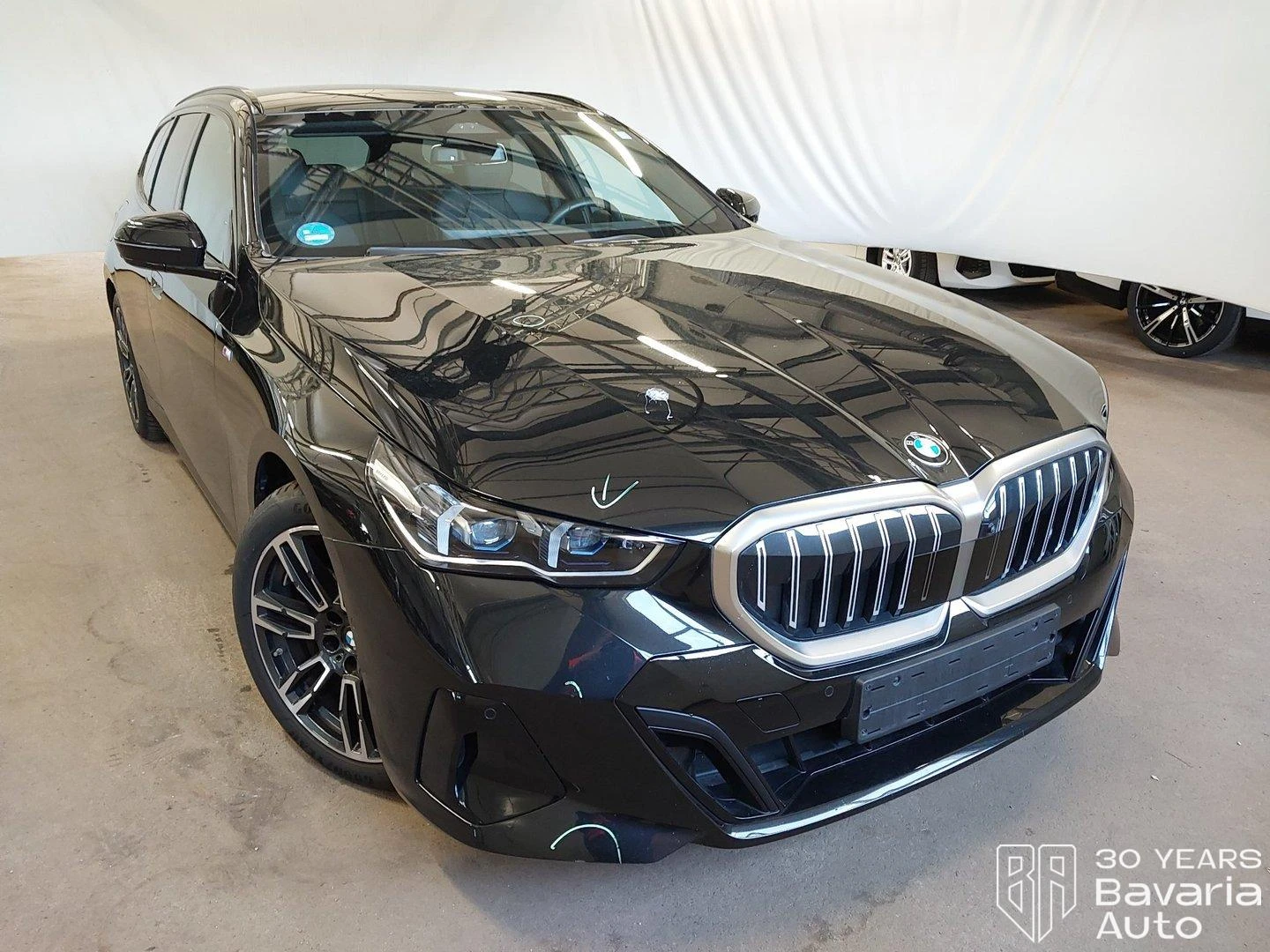 BMW 520 d xDrive Touring M Sport Paket Steptronic, снимка 4 - Автомобили и джипове - 53884845