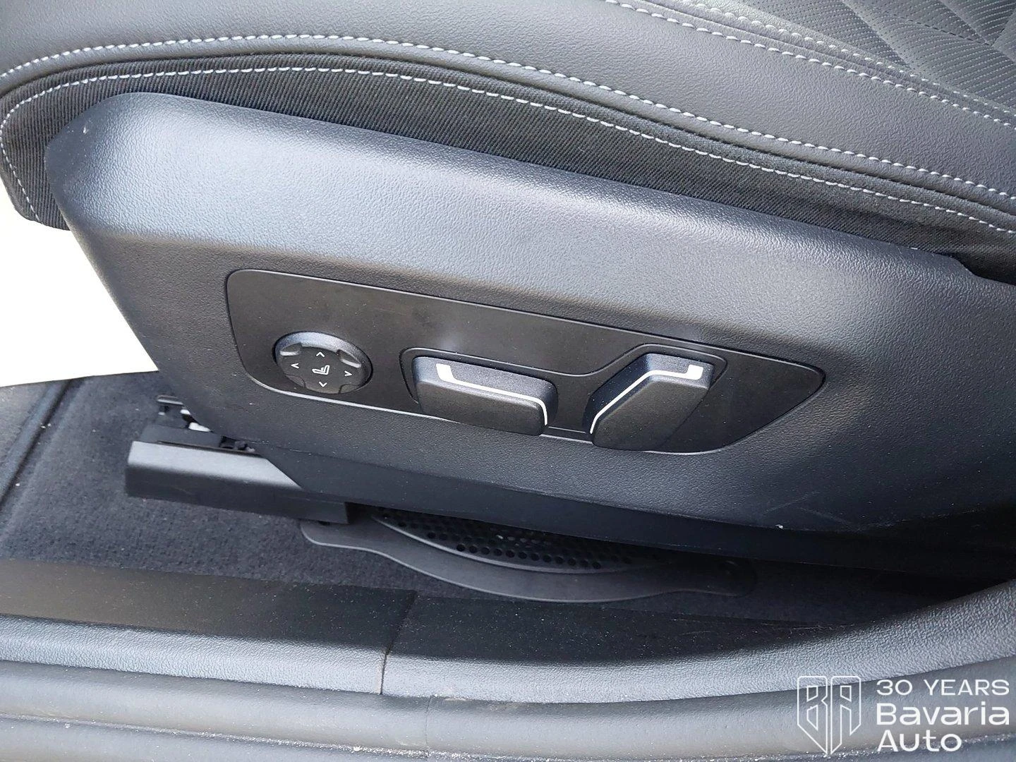 BMW 520 d xDrive Touring M Sport Paket Steptronic, снимка 14 - Автомобили и джипове - 53884845