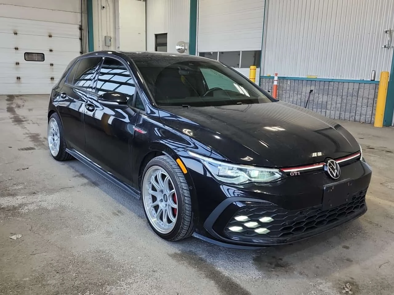 VW Golf * GTI PERFORMANCE* ДВА КЛЮЧА* ДВА ЧИФТА ДЖАНТИ* , снимка 2 - Автомобили и джипове - 54032337