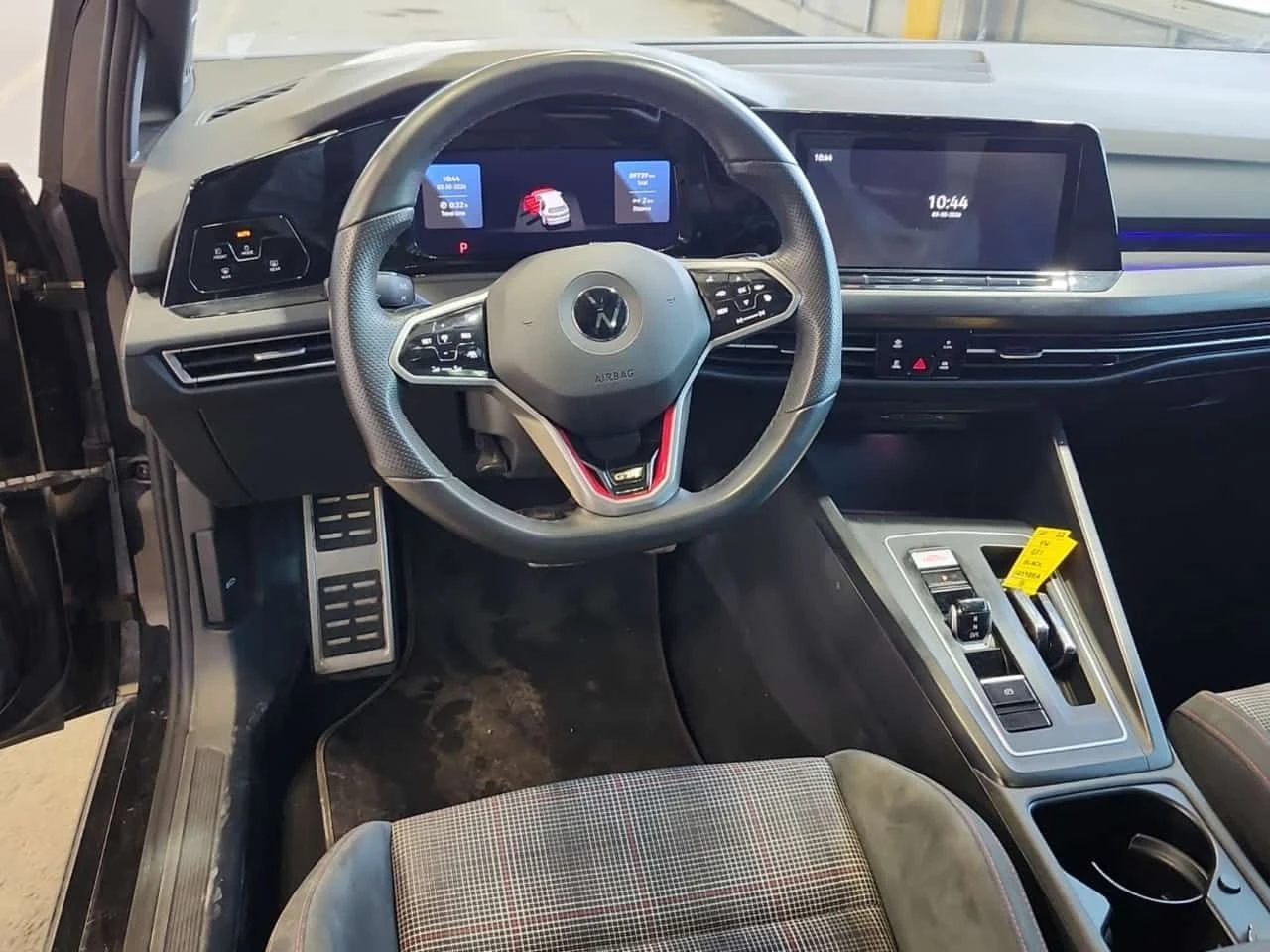 VW Golf * GTI PERFORMANCE* ДВА КЛЮЧА* ДВА ЧИФТА ДЖАНТИ* , снимка 10 - Автомобили и джипове - 54032337