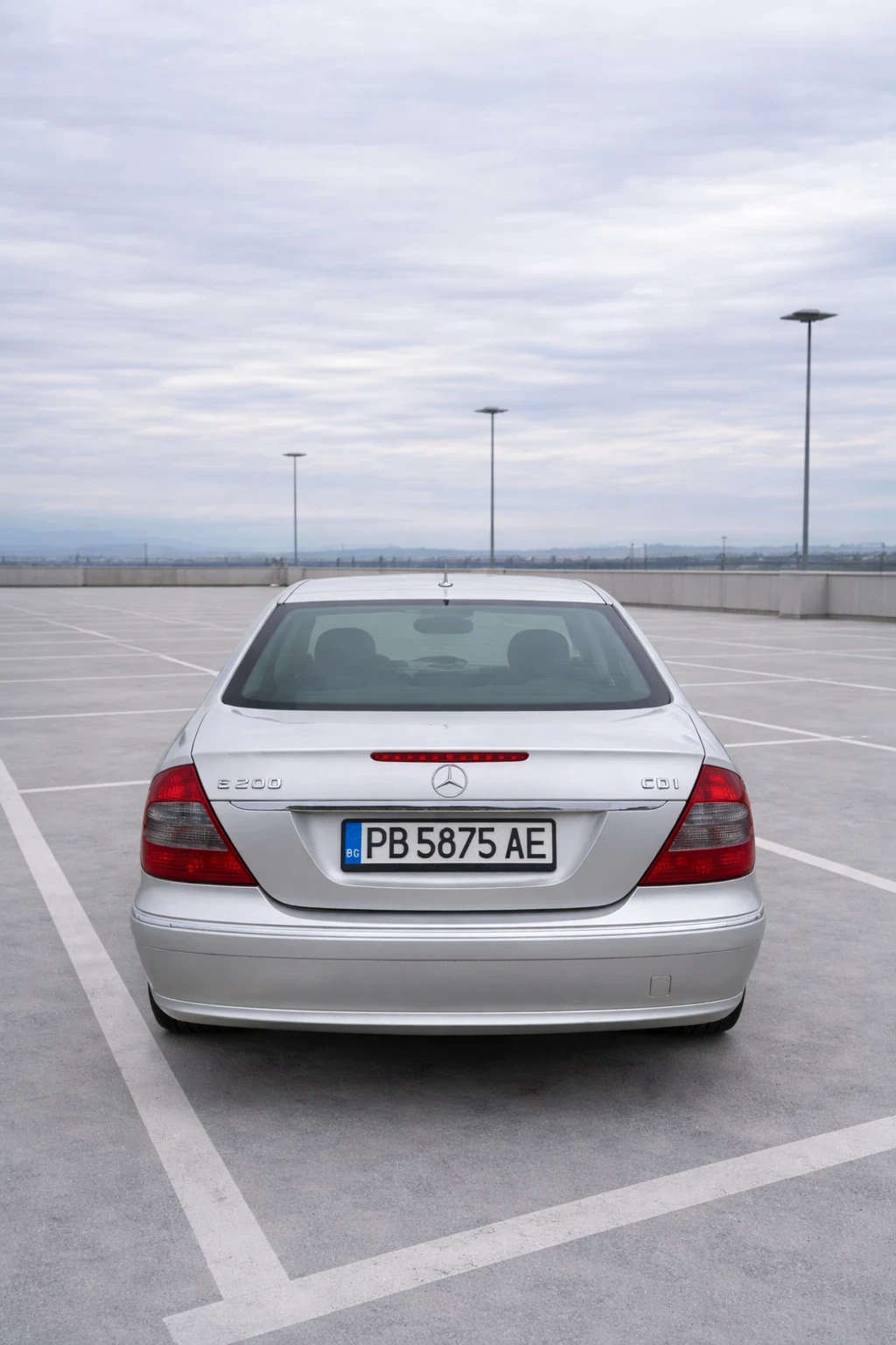 Mercedes-Benz E 200, снимка 2 - Автомобили и джипове - 54056949