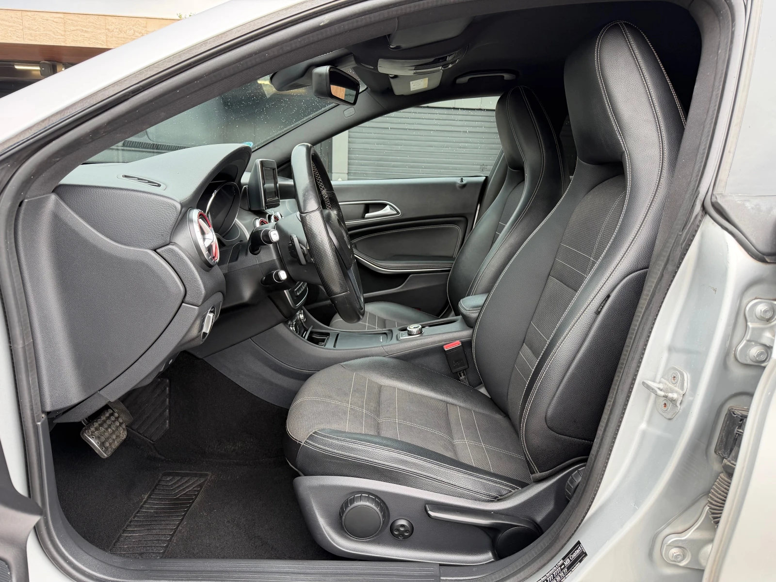 Mercedes-Benz CLA 200 CDI * Xenon* CAMERA* PODGREV* BlindSpot* , снимка 9 - Автомобили и джипове - 54631989