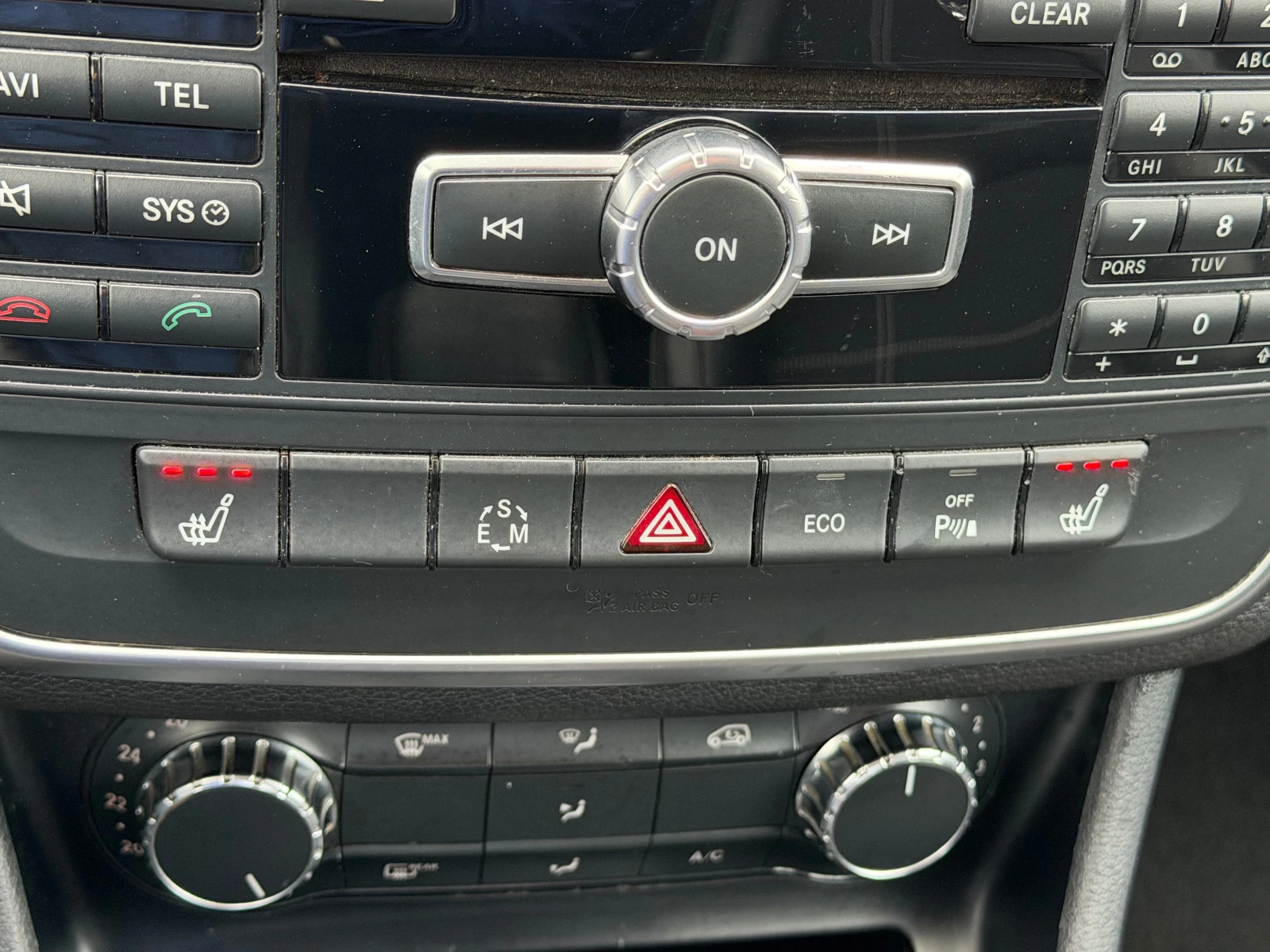 Mercedes-Benz CLA 200 CDI * Xenon* CAMERA* PODGREV* BlindSpot* , снимка 15 - Автомобили и джипове - 54631989